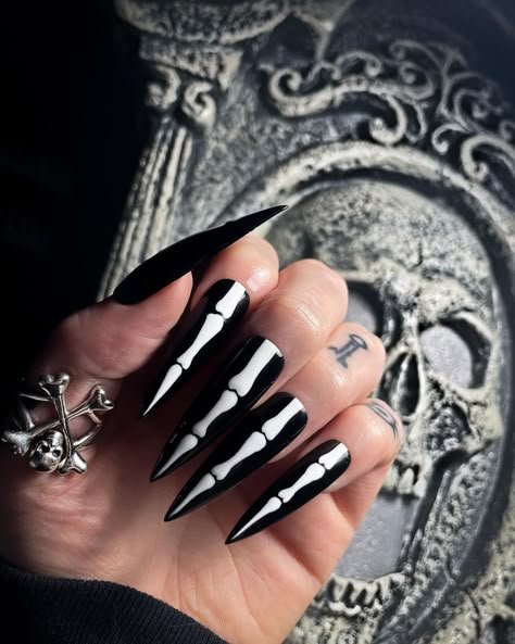 Skeleton Nail Art Black White