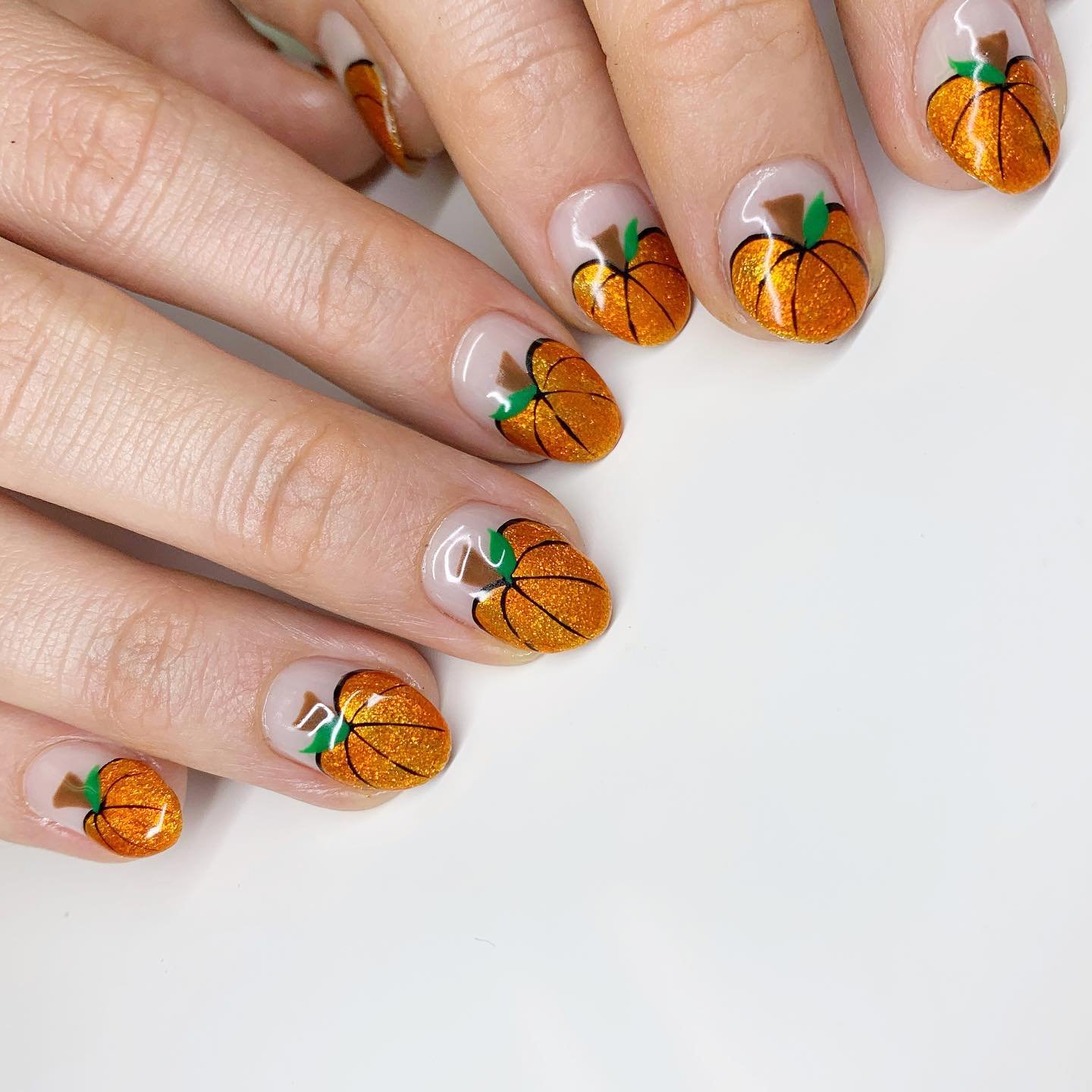 Smiling Pumpkin Patch - Halloween nail art