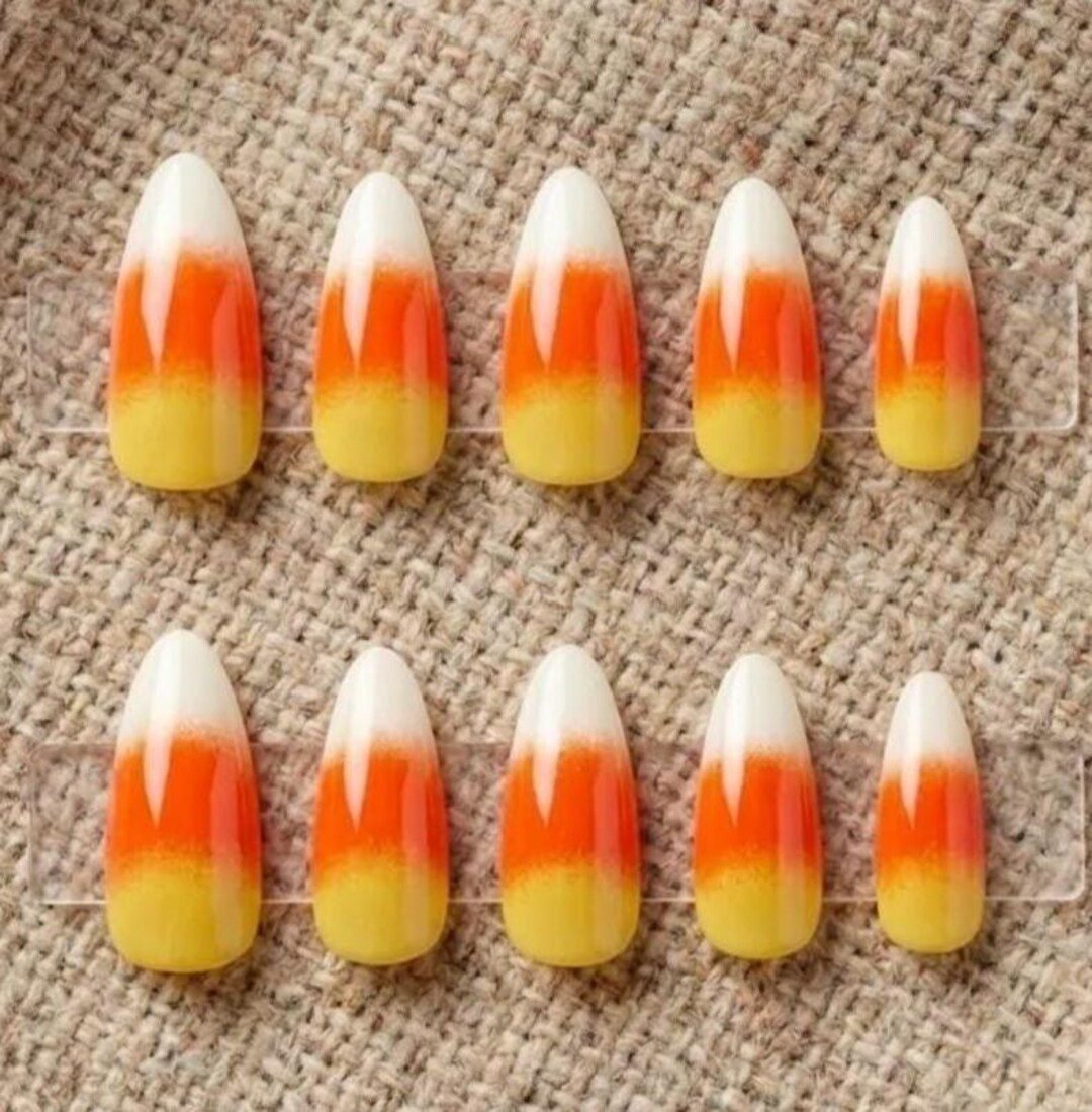 Pumpkin Spice Latte Nails - Halloween nail art