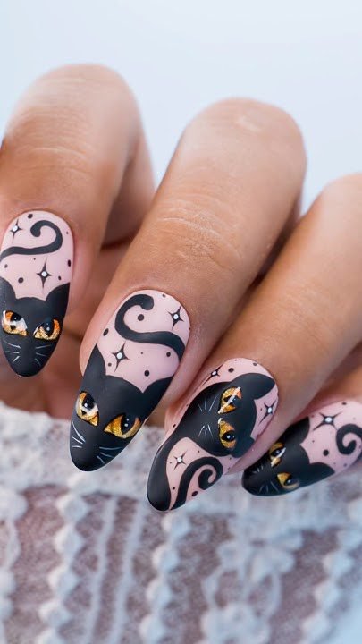 Jack-o'-Lantern Grin - Halloween nail art
