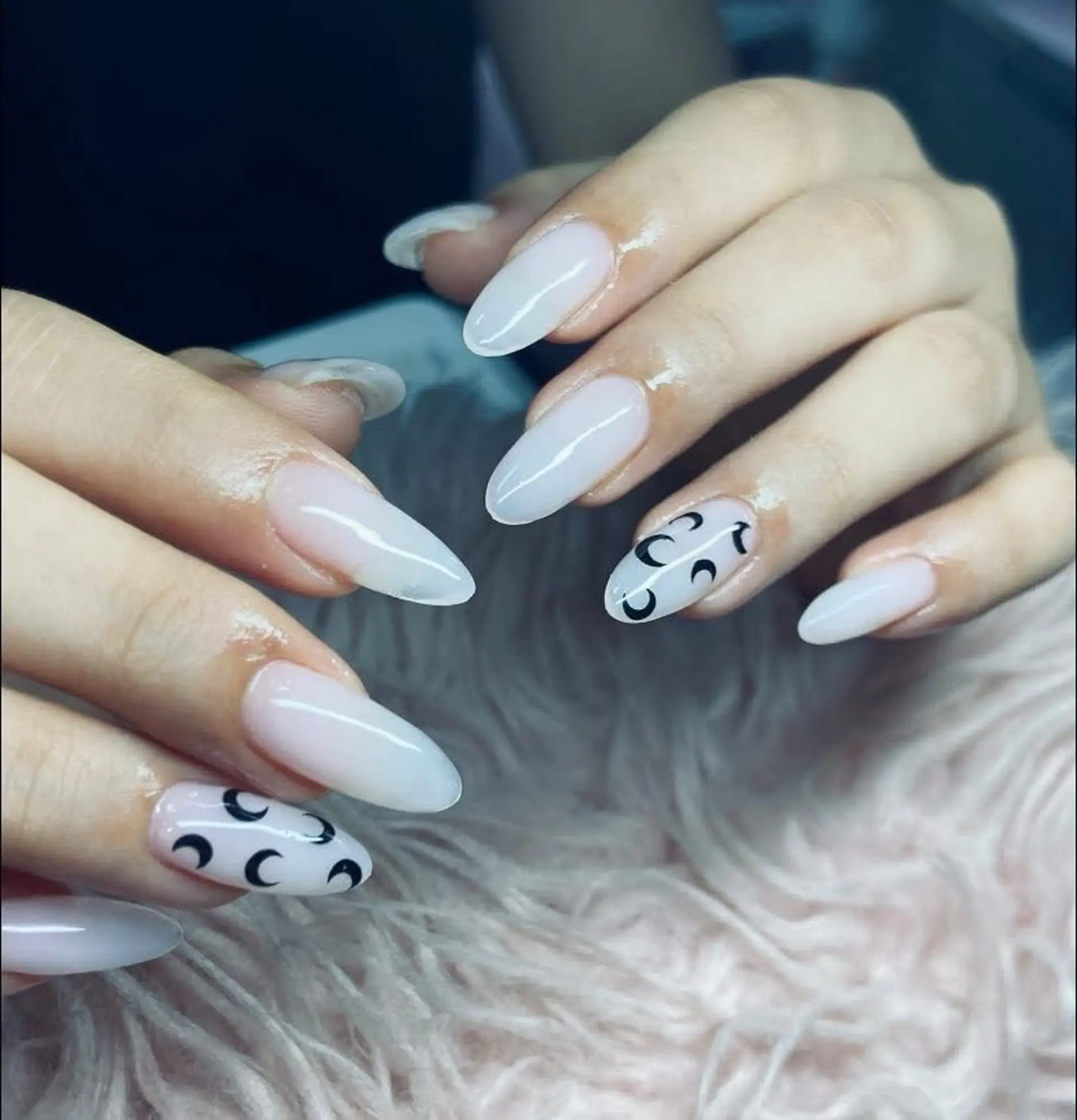 Single crescent moon accent nail minimalist