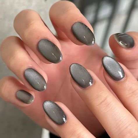 Smoky Grey Cat Eye Nails