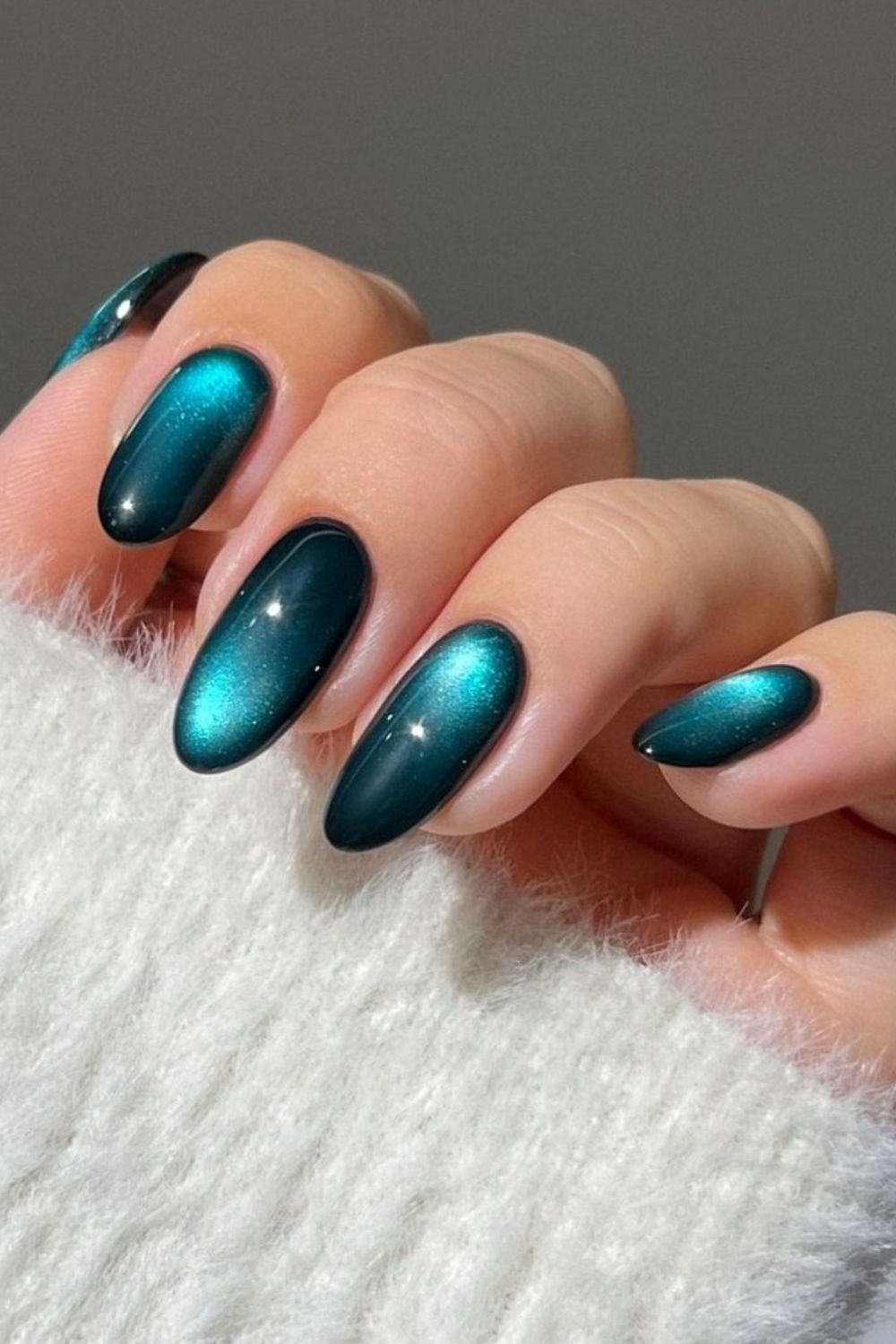 Teal velvet cat eye nails