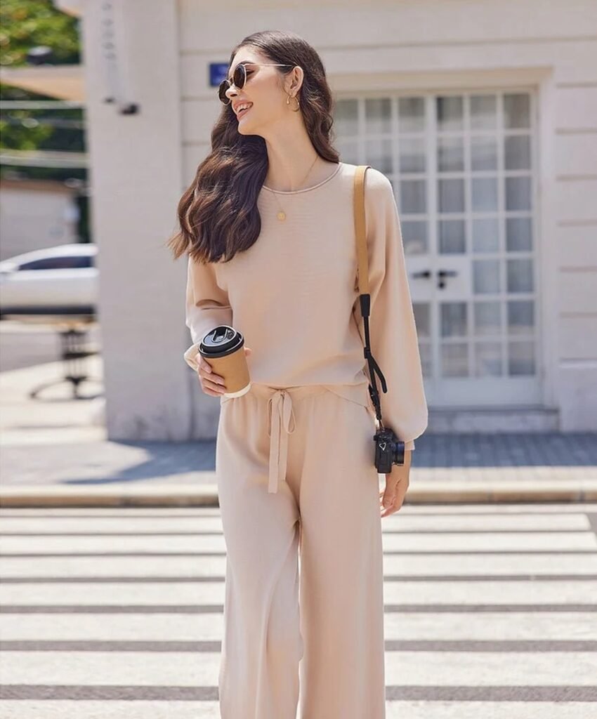 Cozy Halloween movie marathon outfit 1