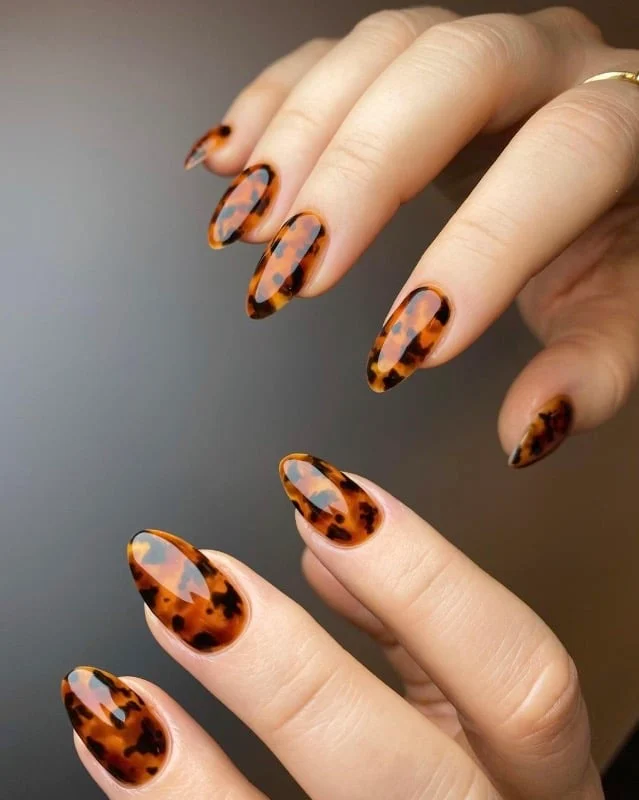 Classic Tortoiseshell Nails