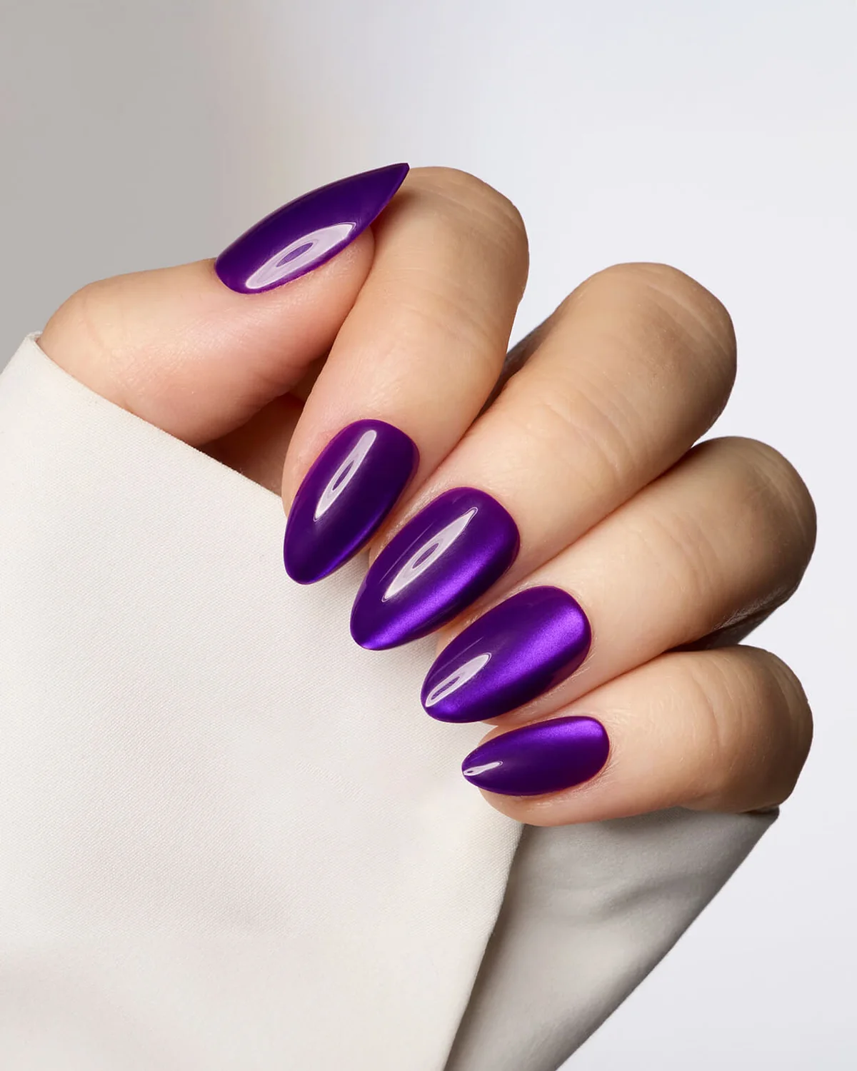 Amethyst Purple Cat Eye Nails