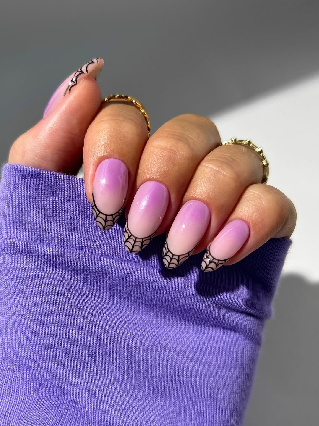 Black-to-Purple Ombré