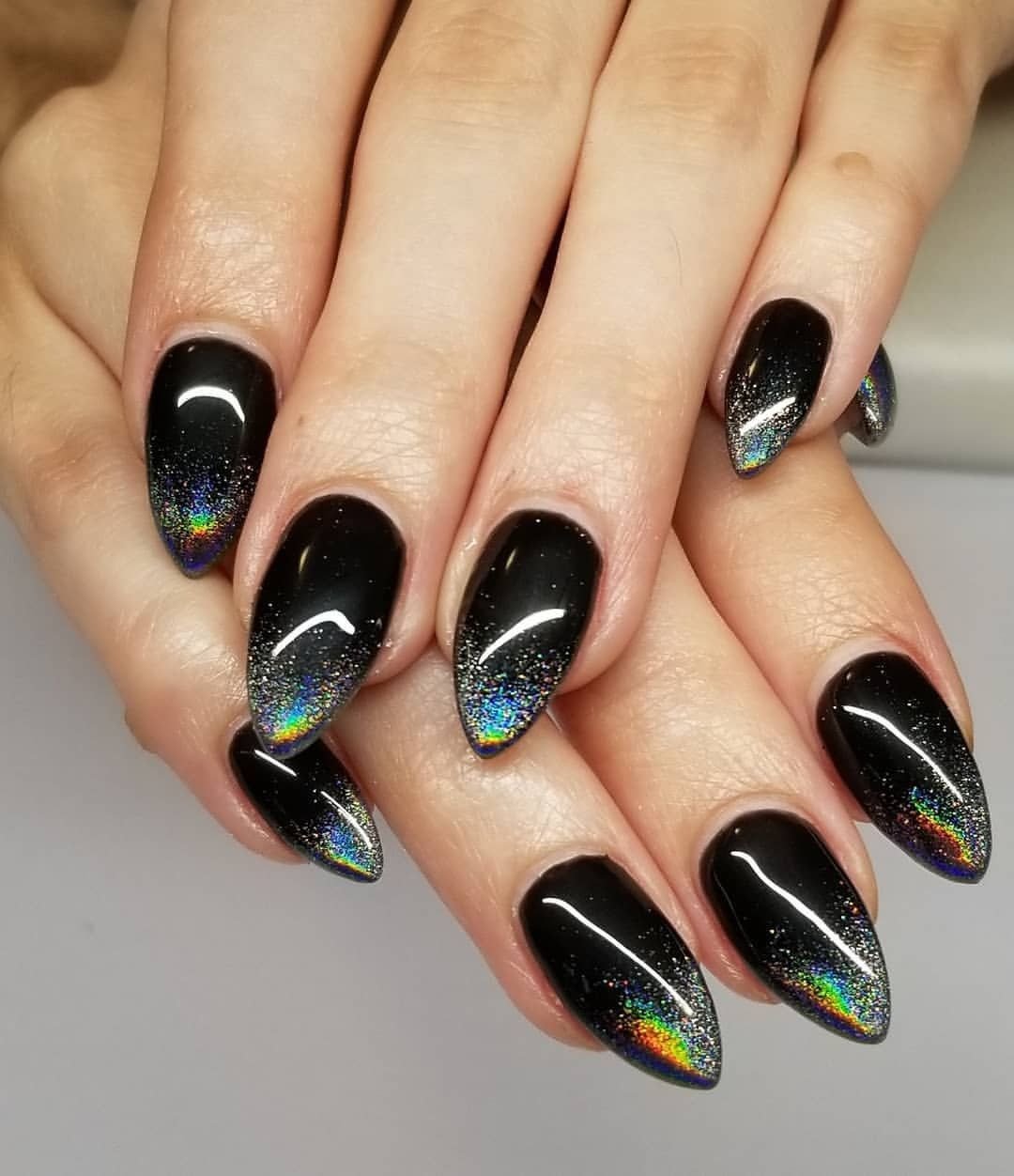Black holographic nails