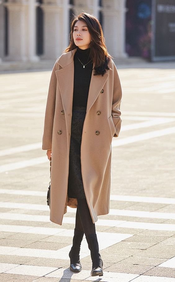 Cropped Puffer + High-Waist Jeans - 25+ Fall Coat Outfits for Women 2026