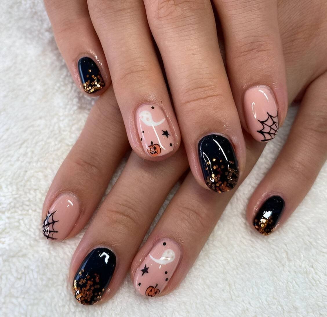 Simple Bat Dots - Halloween nail art