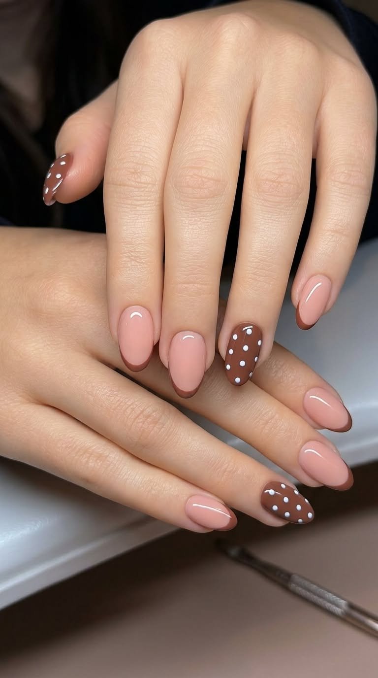 Short nails with minimalist dot nail art