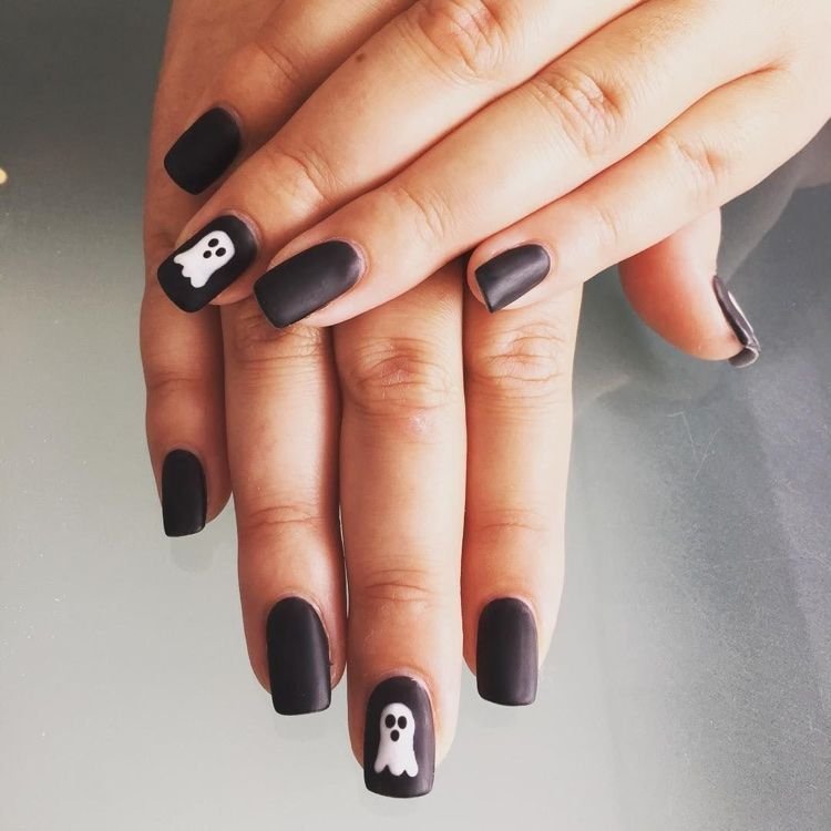 Black glitter ombre last minute Halloween nails