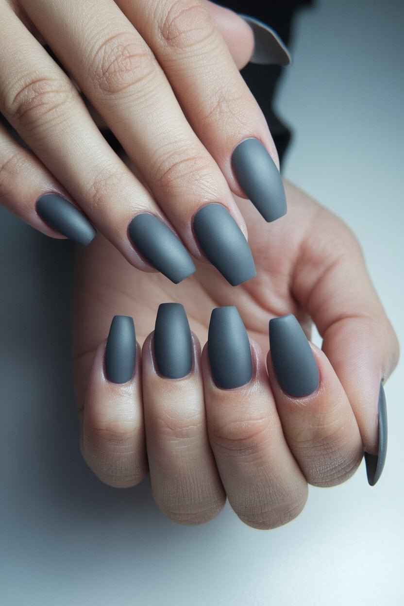 Matte charcoal coffin nails