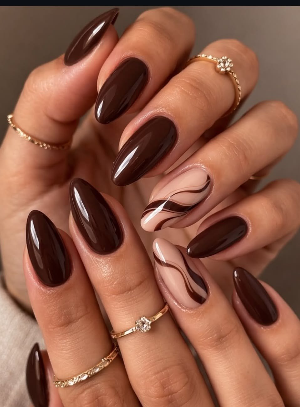 Two-tone mocha and espresso brown nails