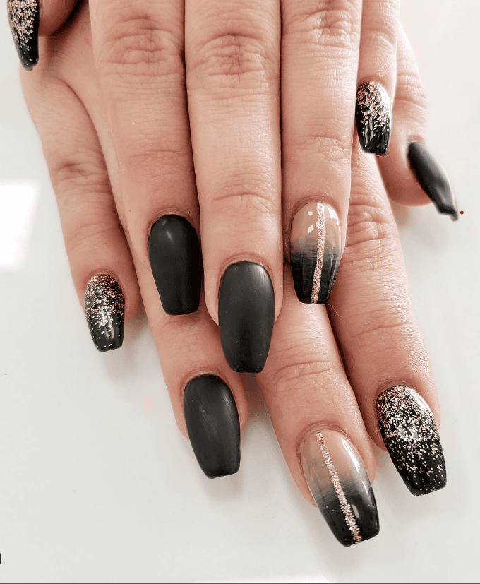 50+ NYE Nail Inspo for Your Main Character Era - Blush & Pearls