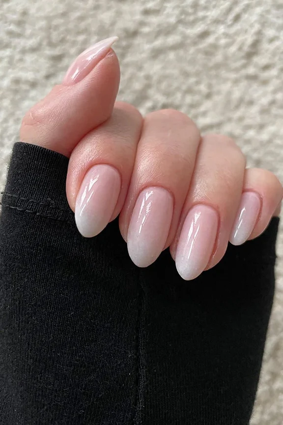 nude ombre nail art