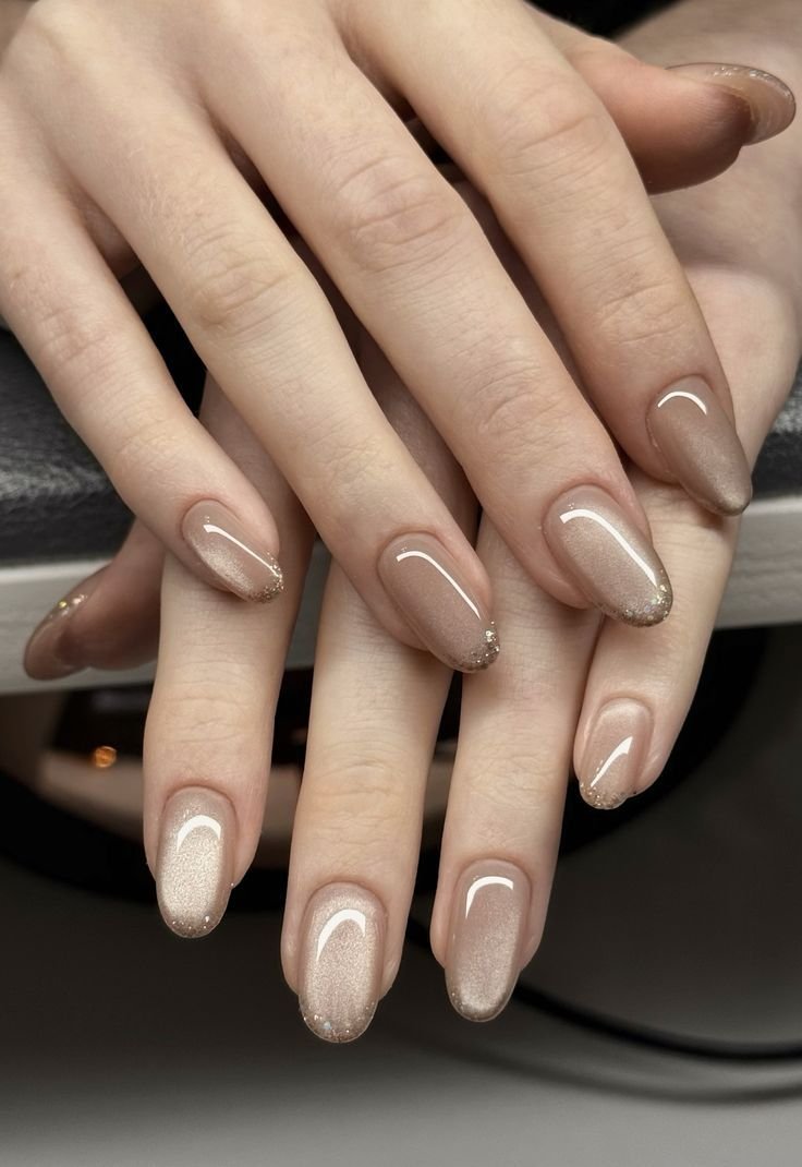 Subtle nude magnetic cat eye nails