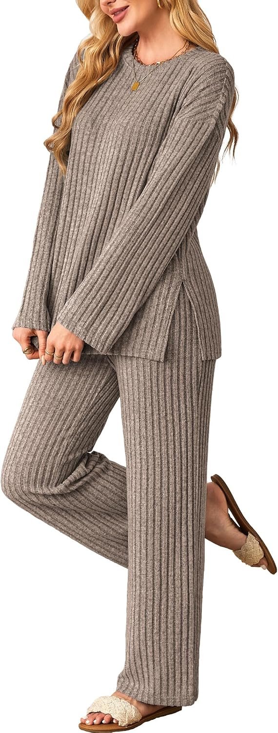 Long cardigan with a tee and leggings for a lazy day