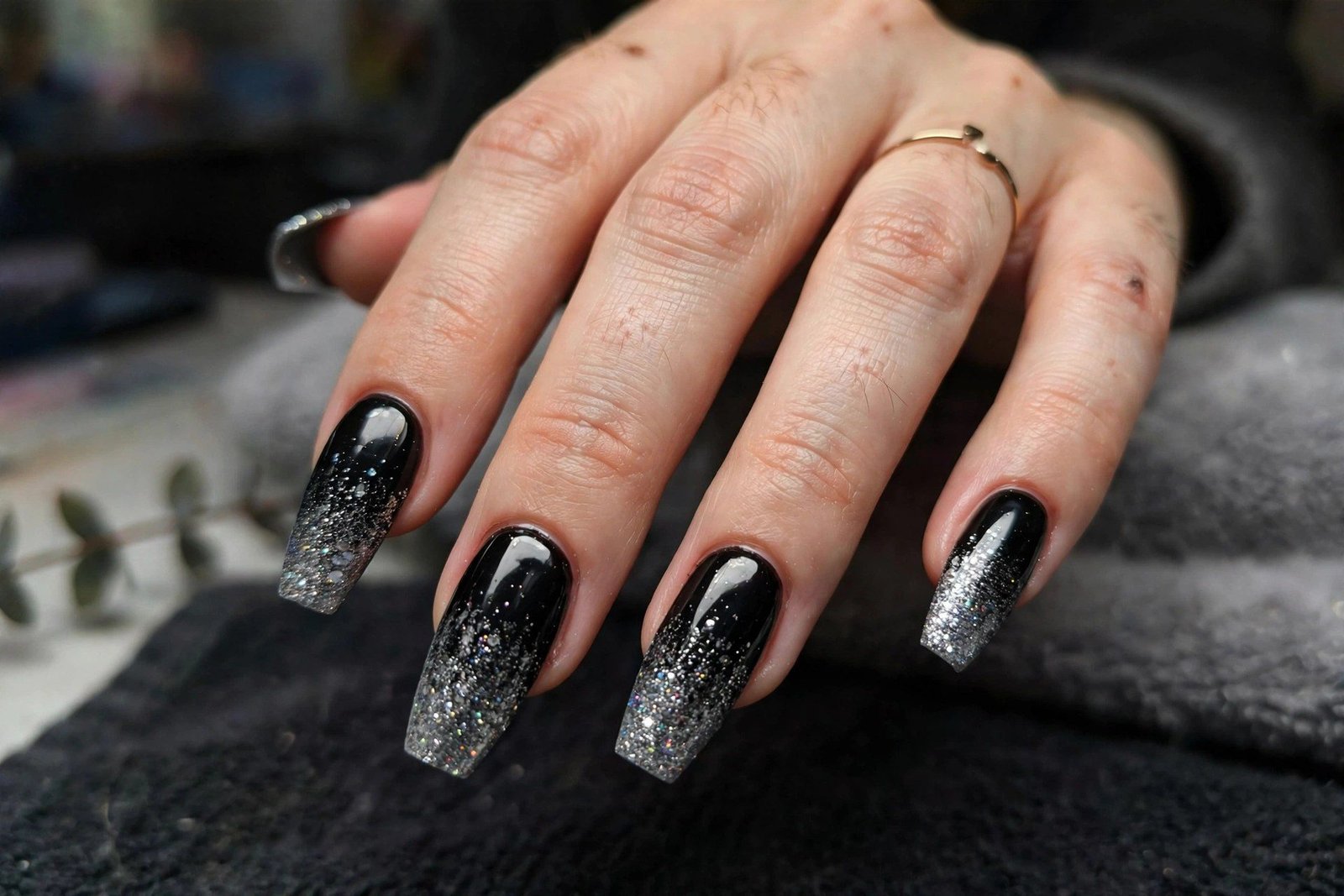 Graveyard glitter fade nails black to silver