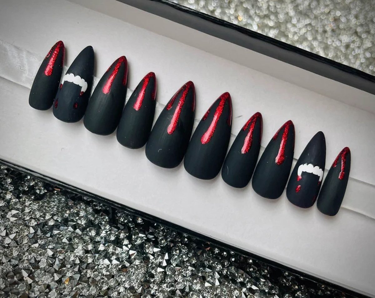 Midnight black cat eye magnetic nails