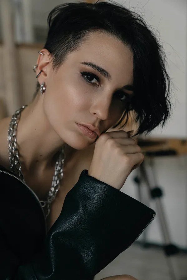 Spiky short hairstyle on a woman