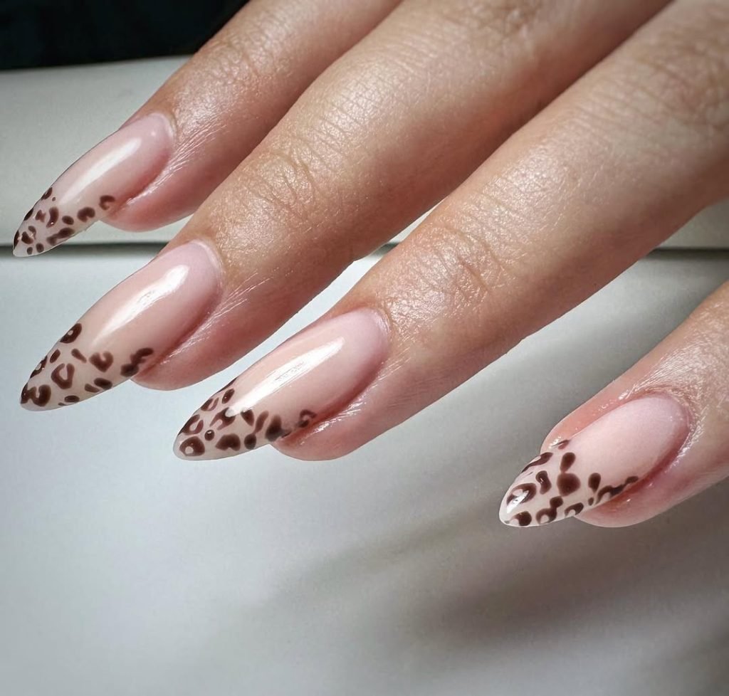18+ Two-Tone Brown and Nude Nail Ideas - nail idea 13