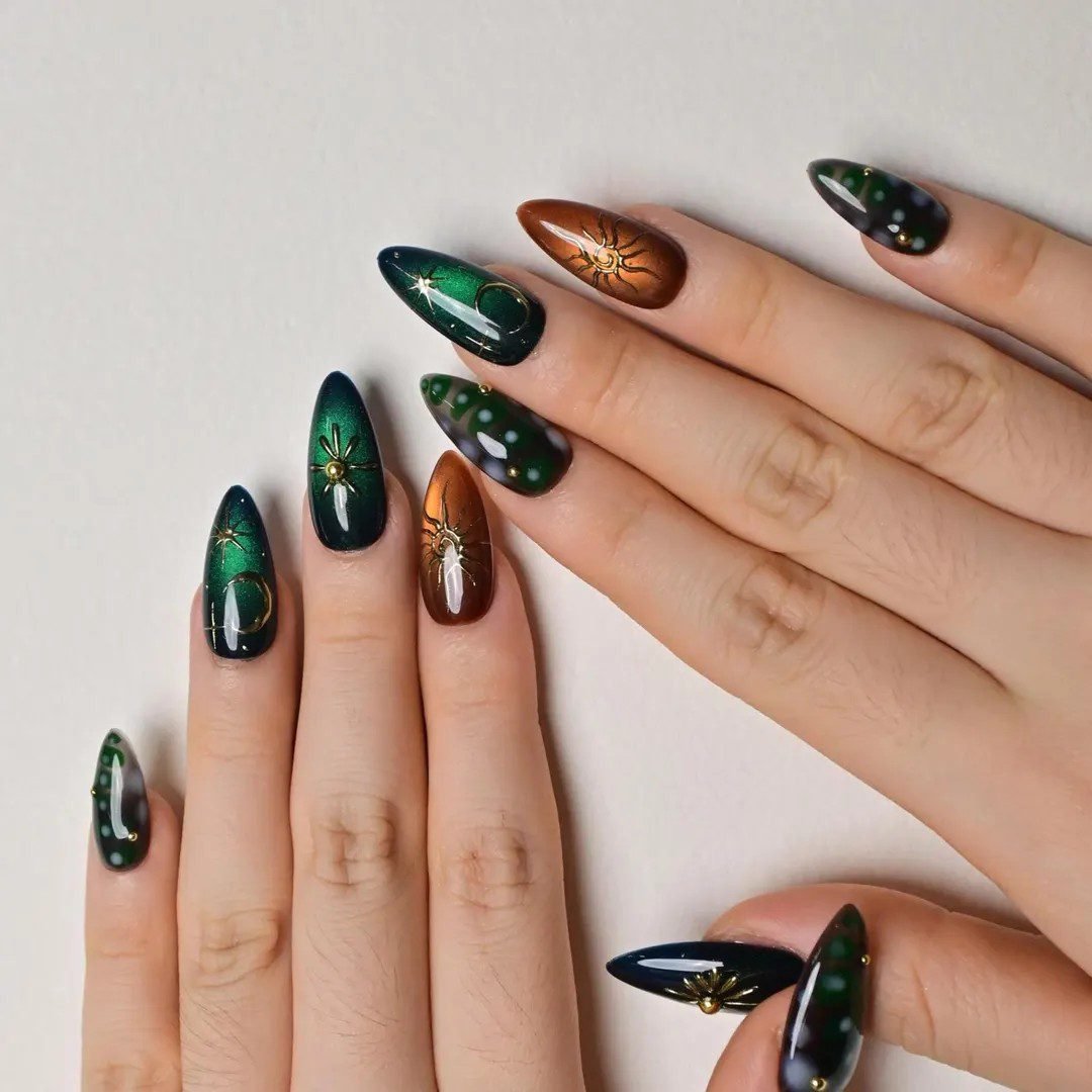 Classic silver aura cat eye nails