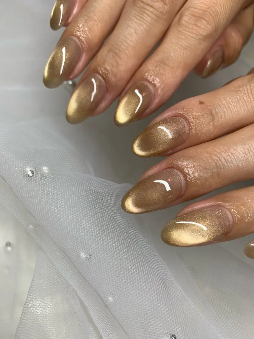 Golden toffee magnetic cat eye nail polish