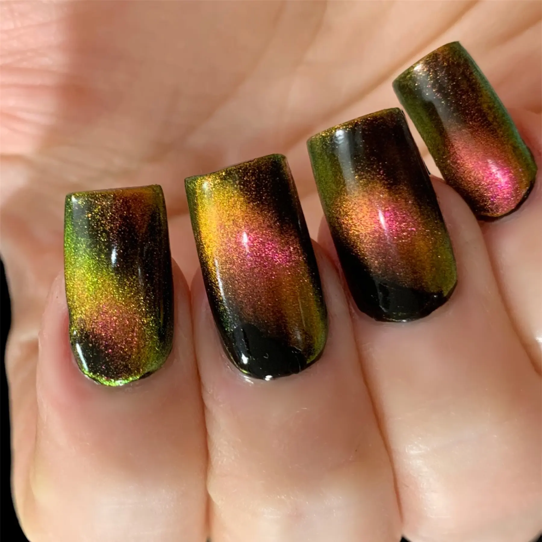 Multichrome magnetic cat eye nails shifting burgundy bronze green