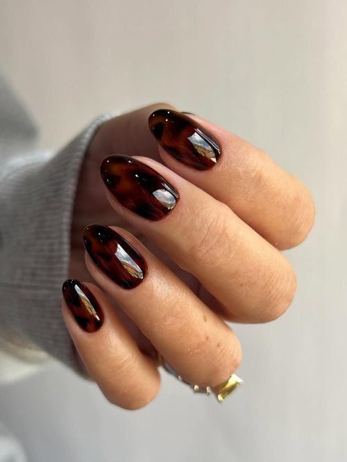 Tortoiseshell amber brown nail art manicure
