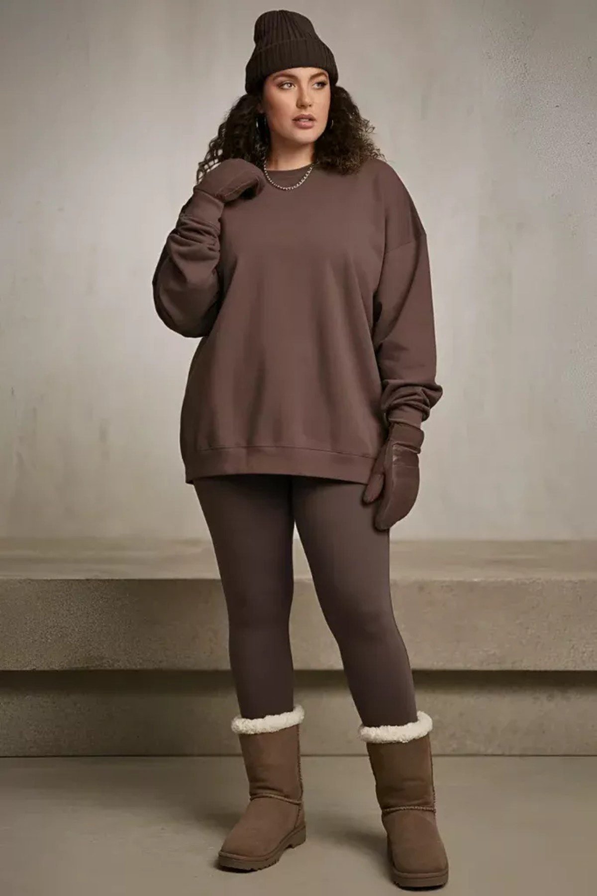 Plus size graphic sweatshirt with leggings and high-top sneakers for fall street style